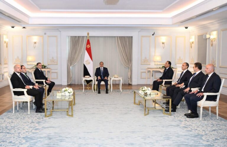 الدبيبة والسيسي يبحثان «التعاون الاقتصادي» ودعم المسار السياسي في ليبيا