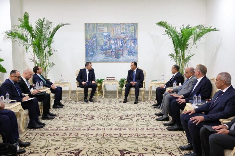 الدبيبة ومدبولي يبحثان تعزيز التعاون في الطاقة وإعادة الإعمار والربط الغازي