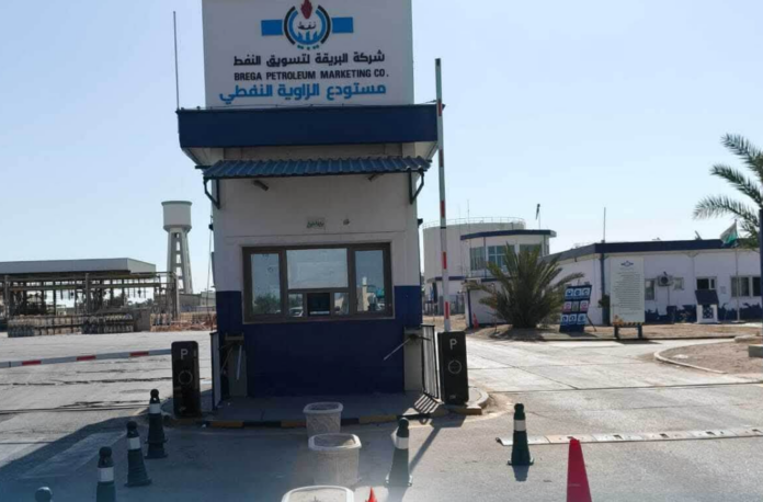من ميناء طرابلس إلى المحطات.. أكثر من «8 ملايين لتر بنزين» خلال يوم واحد