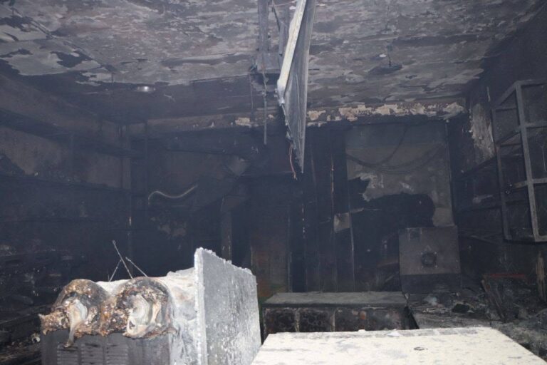 حريق مأساوي بمقهى في طرابلس.. وفاة شخصين وإصابة «عنصر إطفاء»