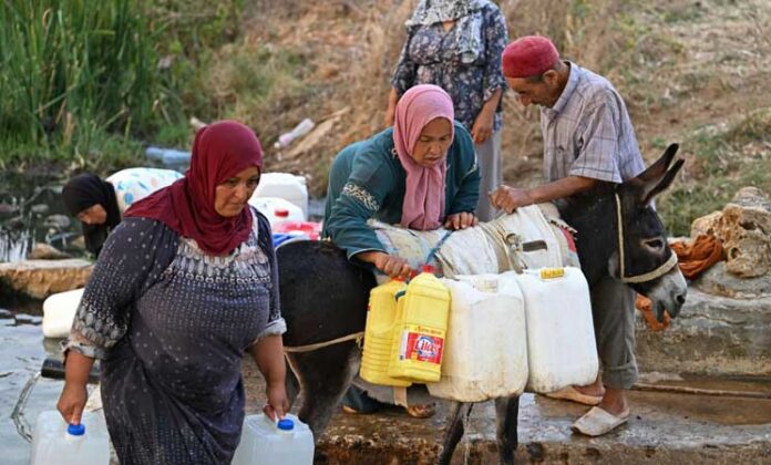 من الوفرة إلى الطوابير.. لماذا اختفت «المياه المعدنية» من أسواق تونس؟