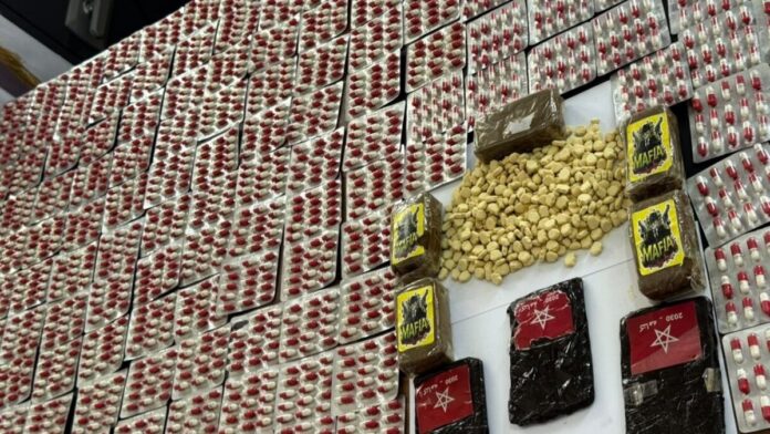 الجمارك تحبط تهريب «شحنة مخدرات» ضخمة على الحدود مع تونس