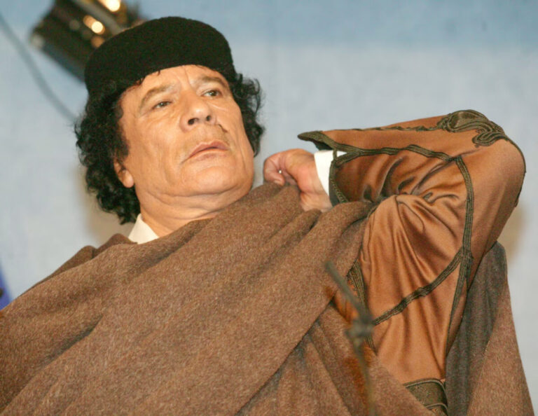 عبارة أشعلت أزمة في الجزائر.. هل قالها «معمر القذافي»؟