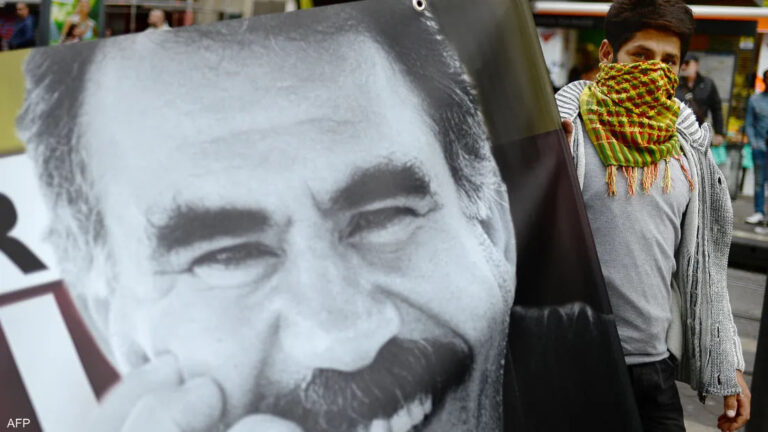 بمشاركة أوجلان.. تركيا تطلق لجنة رسمية لـ«نزع السلاح»