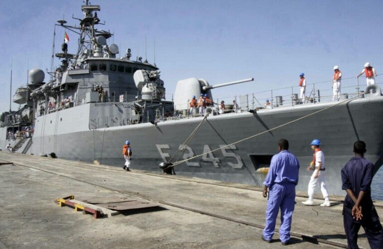 بعد عملية استمرت 10 أيام.. الصومال وتركيا تستعيدان «السفينة المختطفة»