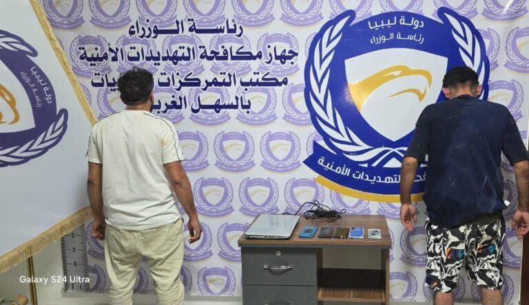 بلاغ يكشف مركبة مشبوهة.. ضبط شخصين في الطويلة