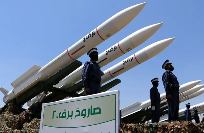 الحوثيون: دمرنا سفينة إنزال سعودية وأغرقنا «زوارق حربية» قبالة المخا