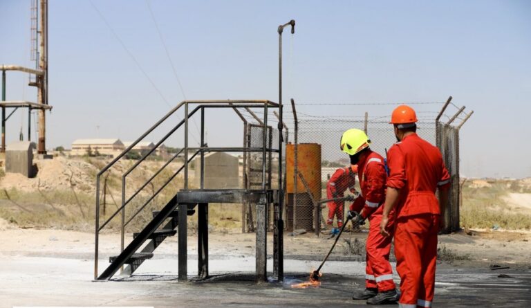 الزاوية لتكرير النفط: طائرة «درون» تصطدم بخزان نافثا وتتسبب في تسرب