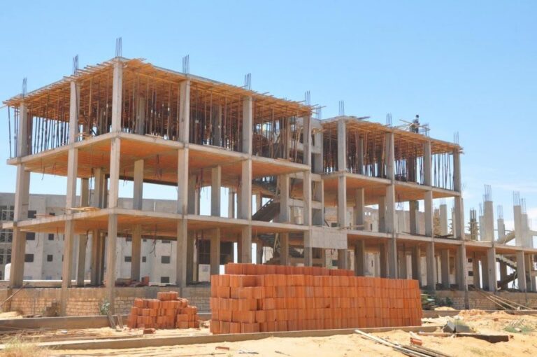 خبير اقتصادي يكشف لشبكة عين ليبيا كواليس اختراق وفساد «مبادرة الإسكان الشبابي»
