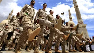 هجوم حوثي بالصواريخ والمسيّرات يستهدف معسكر صحن الجن في مأرب