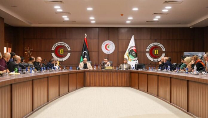 وزير الصحة: مطالب العاملين مشروعة ولن يُخرج أي عنصر طبي أو مساعد من الملاك الوظيفي