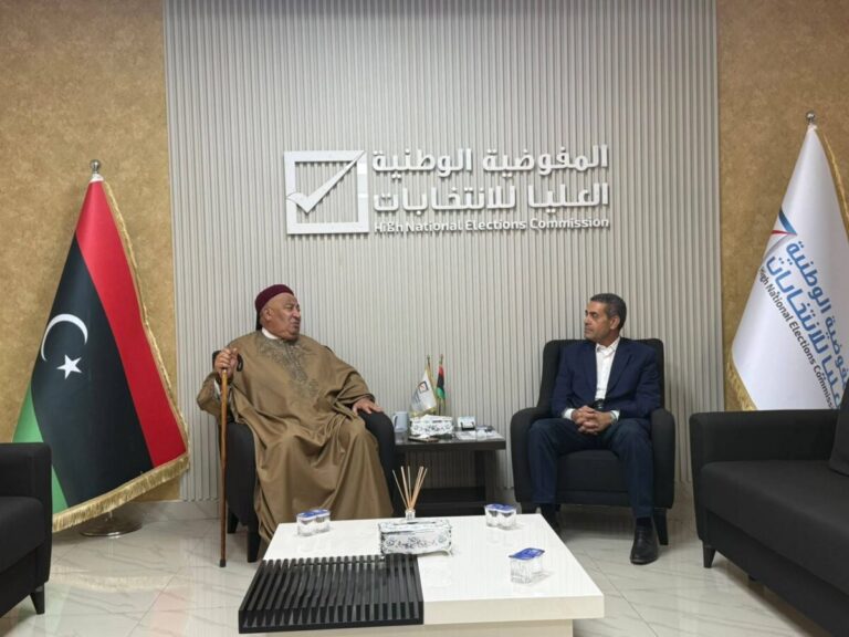 منسق مشائخ ليبيا: حماية المفوضية تبدأ باحترام القانون