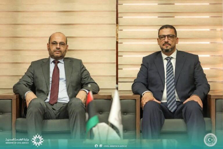 «الخدمة المدنية» تبحث مع «الرياضة» برامج التمكين والتطوير الوظيفي