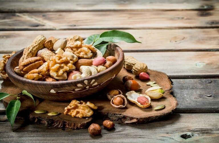 الدراسات تكشف الكمية المثالية.. كم حبّة «مكسرات» نحتاج يومياً؟