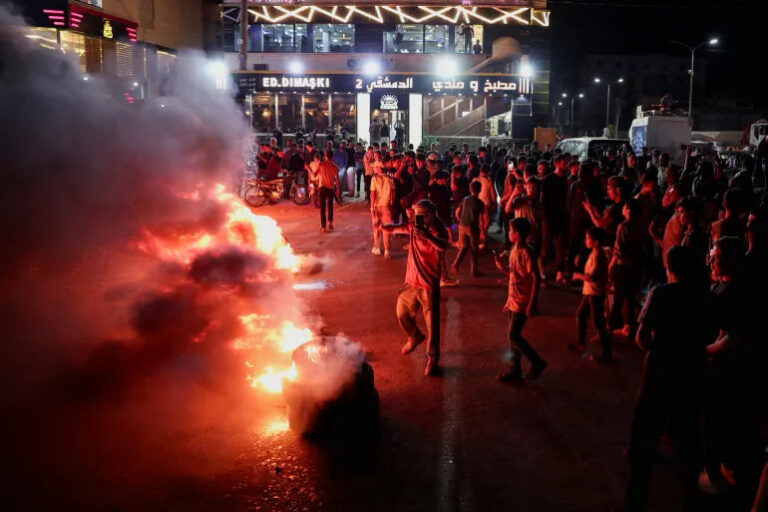 احتجاجات في سوريا رفضاً لرفع «أسعار المحروقات»: الشعب يريد إسقاط الوزير
