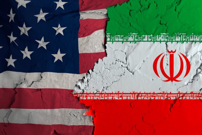إيران تصعّد: سنرد على الحرب الاقتصادية الأمريكية