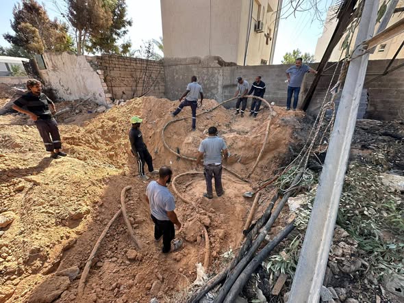 حريق محطة شمال البيضاء.. فرق الكهرباء تواصل أعمال الصيانة لإعادة التغذية