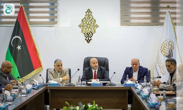 بن غلبون يتابع الاستعدادات لموسم الحج .. أكثر من 900 ألف تسجيل عبر «حجاج»