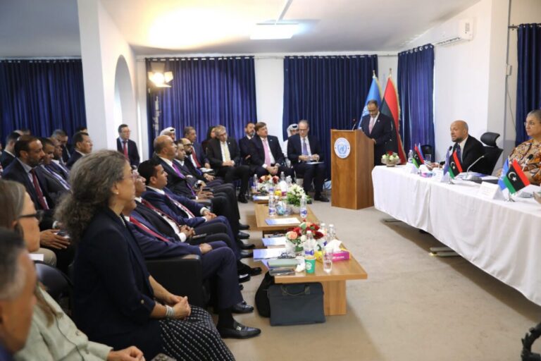 بين الحرب والحل السياسي