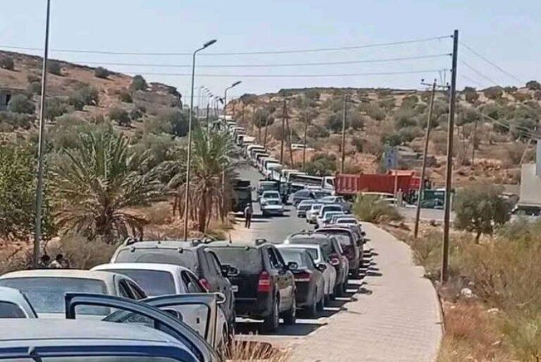 دولة الـ«120 مليون دولار» يومياً.. لماذا تعيش ليبيا أزمات الوقود والسيولة والكهرباء؟