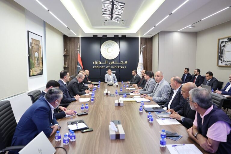 برئاسة الدبيبة.. اجتماع موسع لبحث أزمة «توريد الأدوية» وآليات وصولها للمرضى