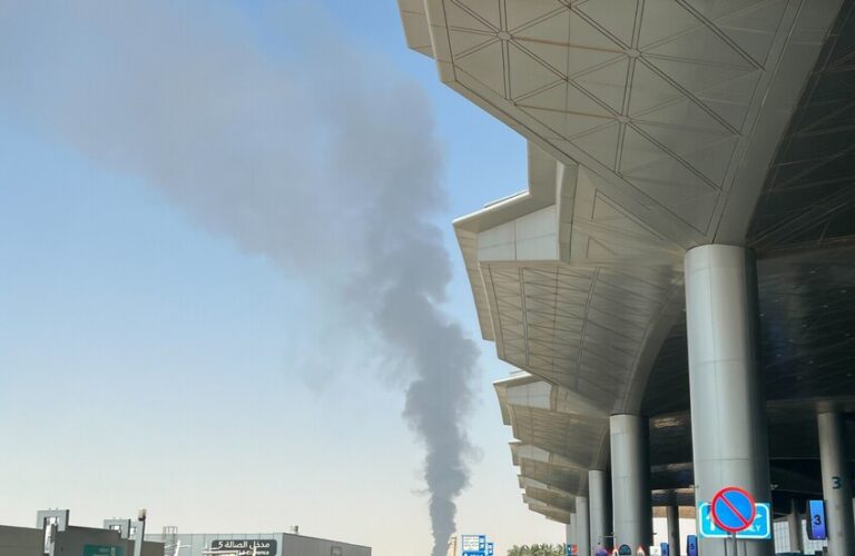 «أنصار الله» تهدد بإغلاق المطارات السعودية.. أمريكا تعلّق